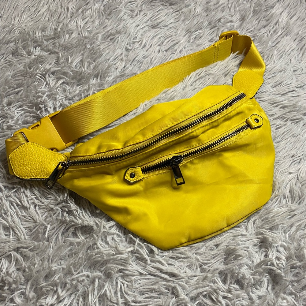 Yellow banana fanny peck standard